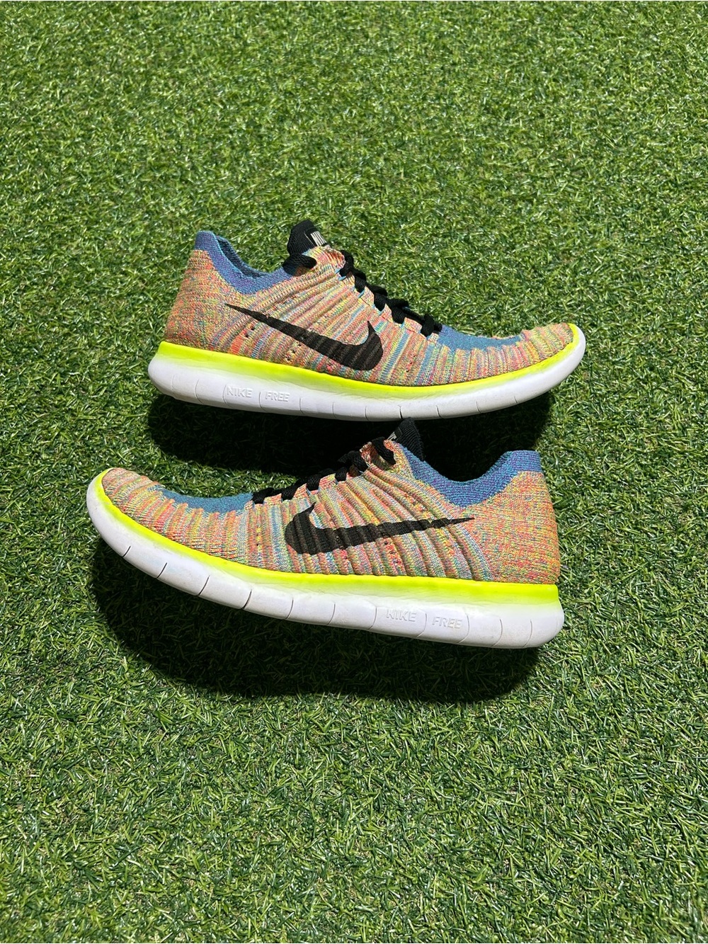 Nike Flyknit Free Run Sneakers